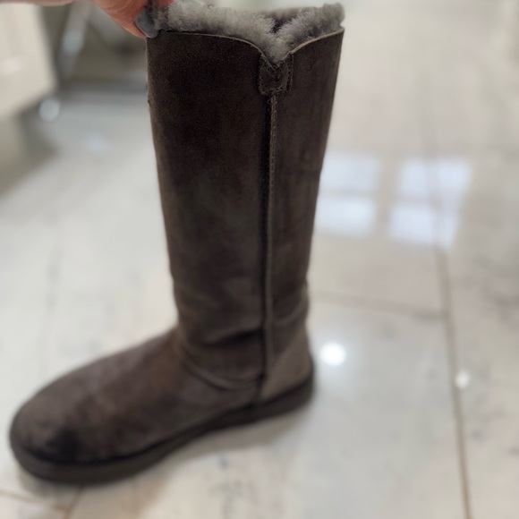 UGG Bailey Button Triplet II Boot - Picture 3 of 12